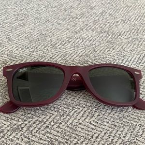 NWOT Ray-Ban New Wayfarer Sunglasses
